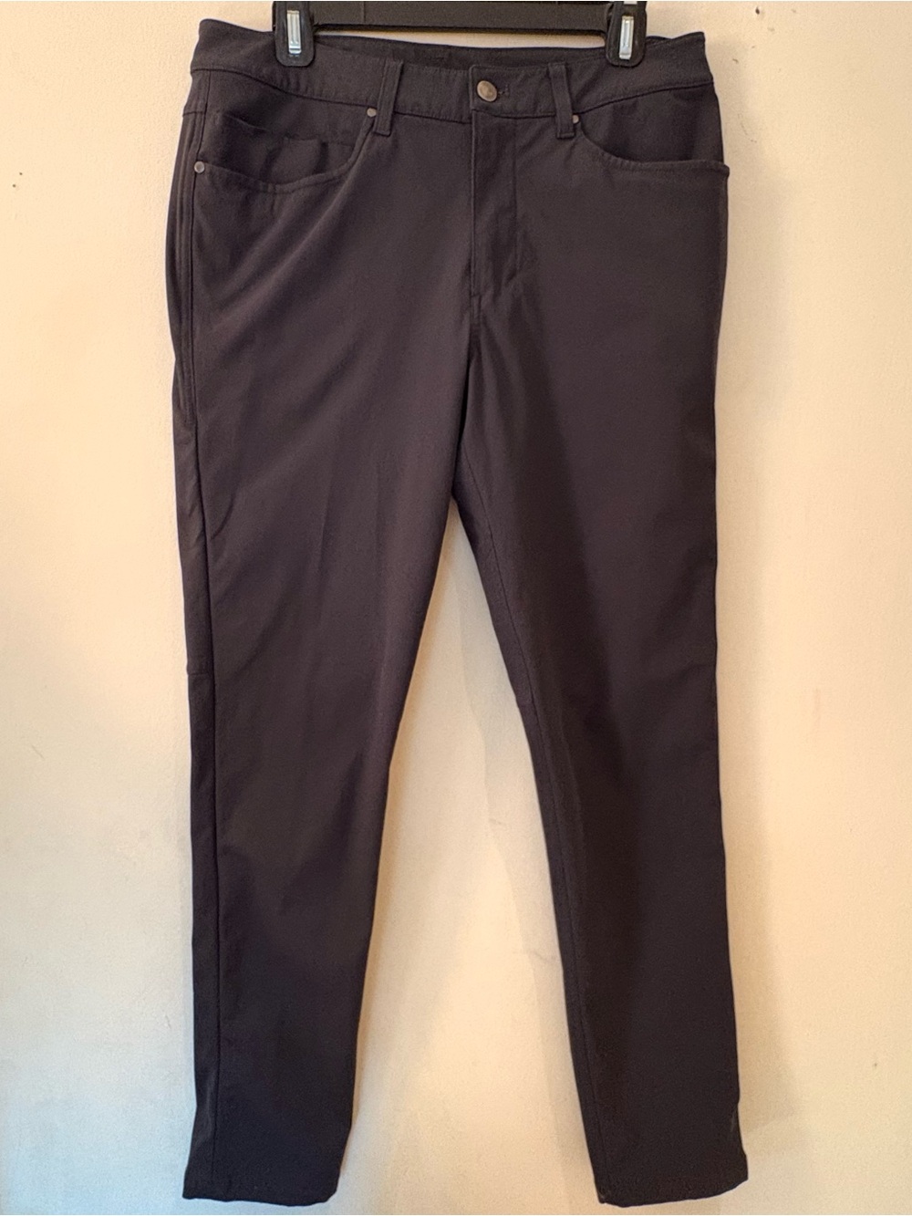 lululemon athletica Men's ABC Black / Dark Gray Slim Stretch Chinos Sz 31
